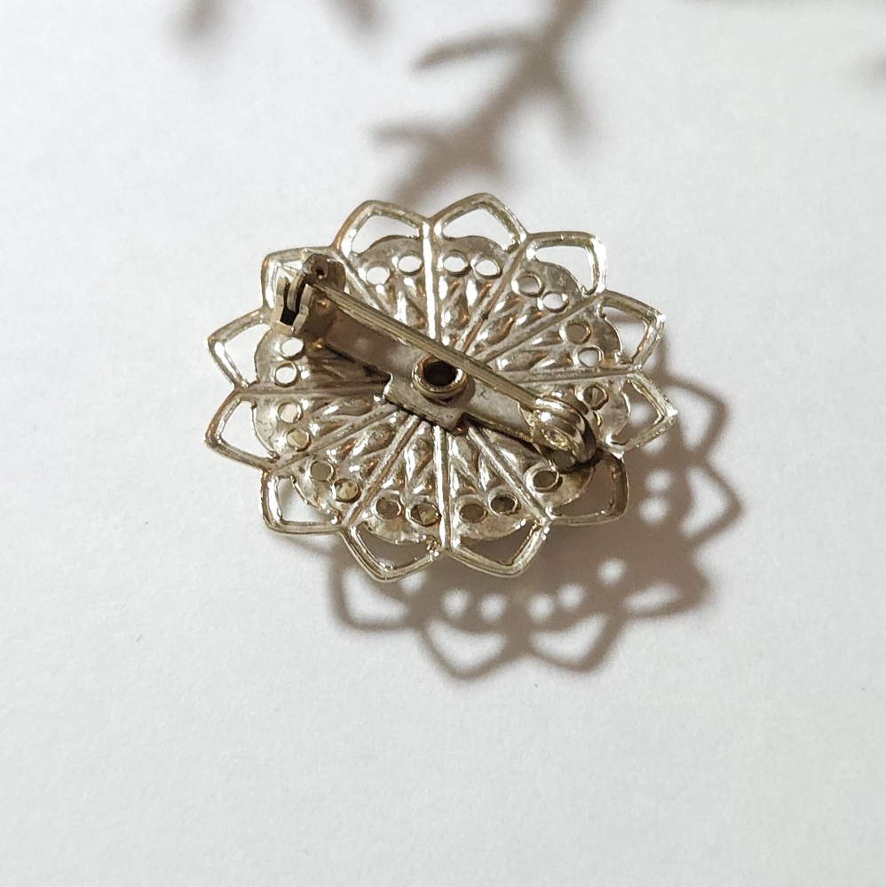 Vintage Yellow Crystal Gold Filigree Flower Brooch - Picture 5 of 15